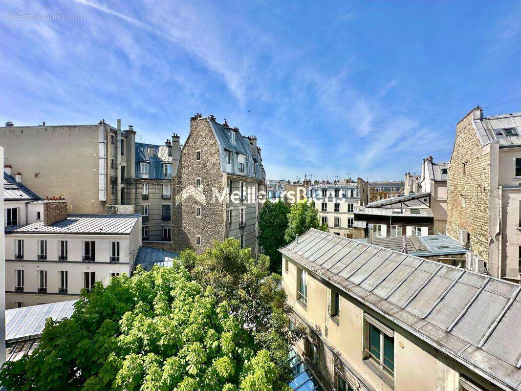 Appartement à PARIS-10E