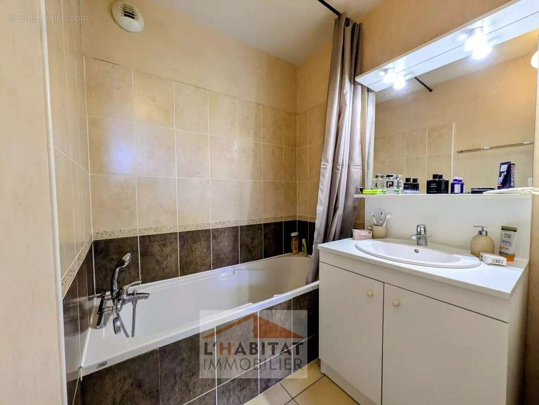 Appartement à FROUZINS