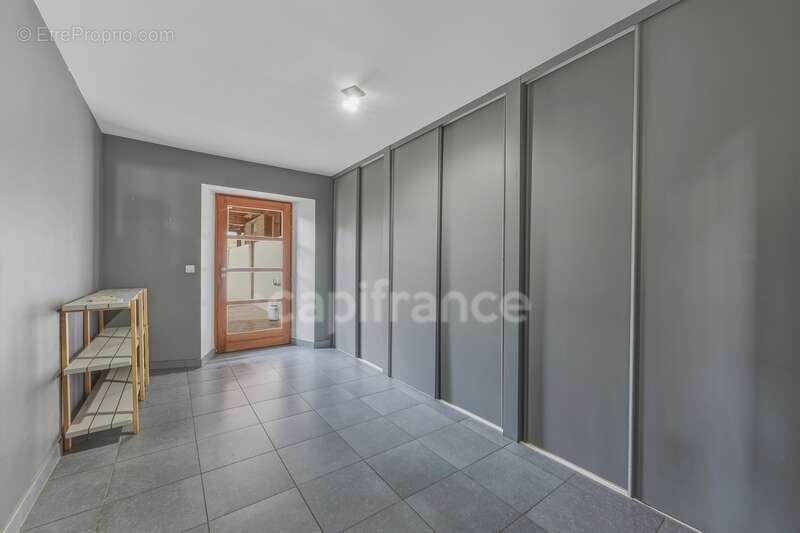 Maison à SAINT-GENIS-POUILLY