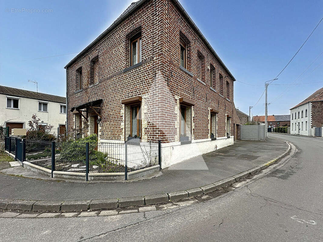Maison à BRUILLE-SAINT-AMAND