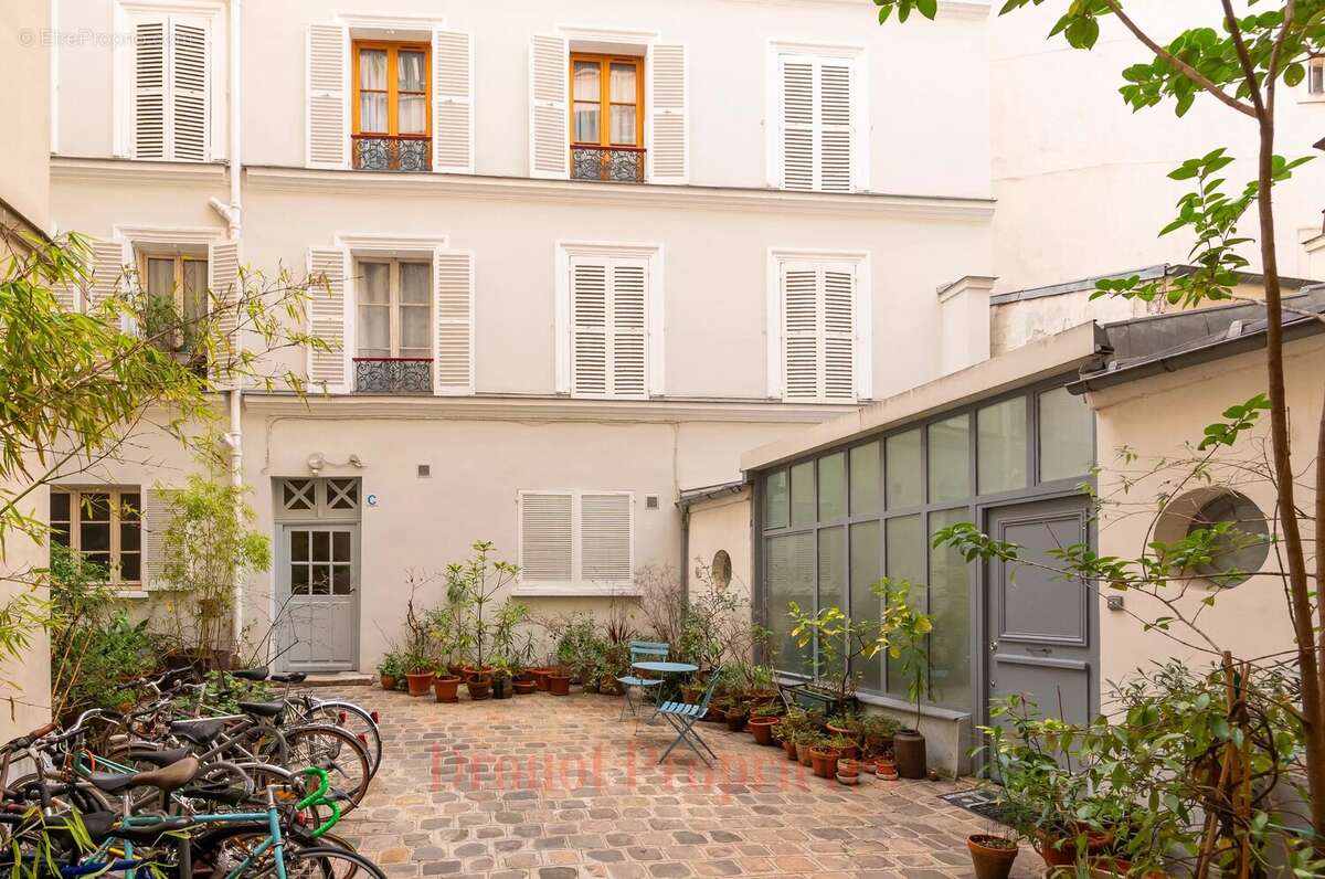 Appartement à PARIS-18E
