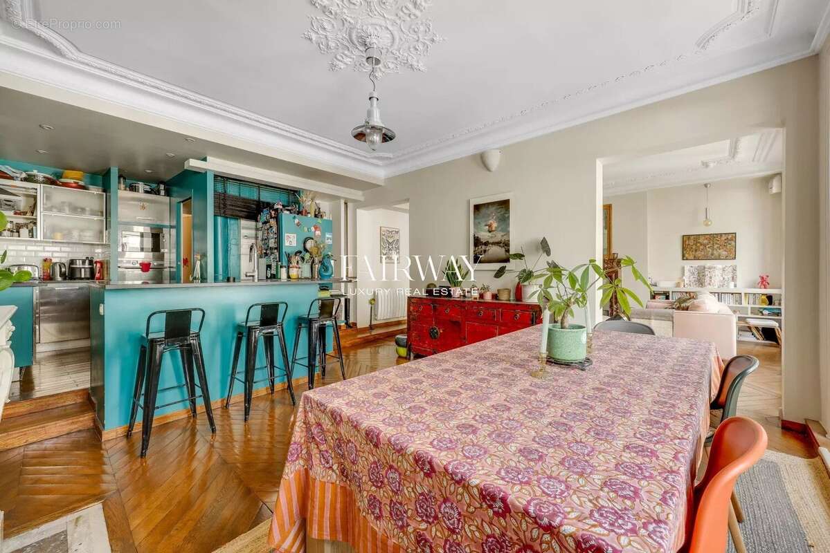 Appartement à PARIS-8E