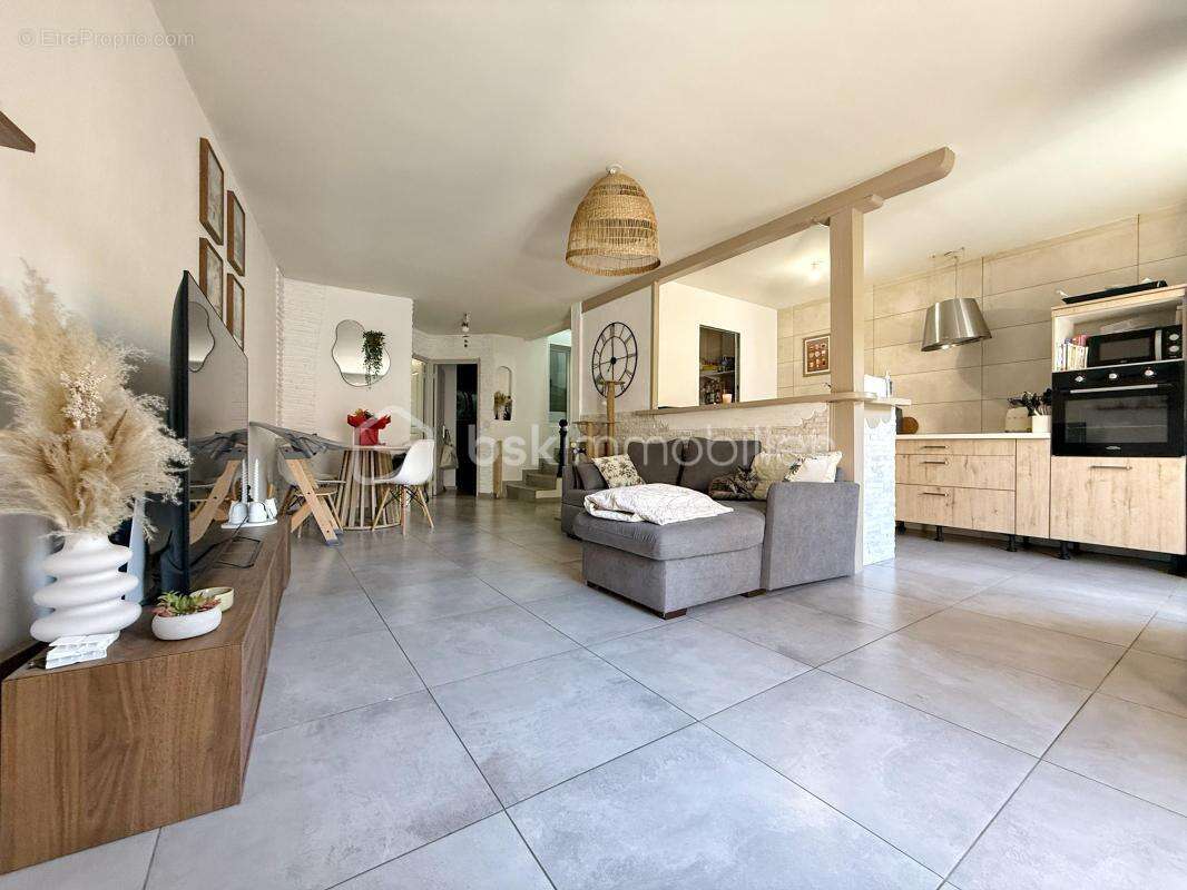 Lespignan – maison de village 89 m² – 4 pièces – terrasse couverte – garage 40 m² - photo 6