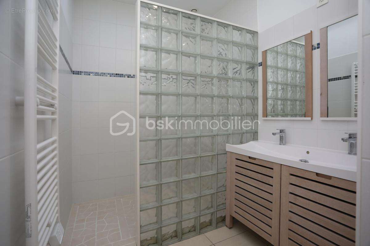 Maison à PAREMPUYRE