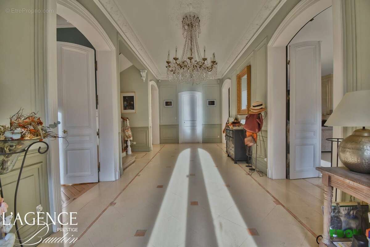 758 m² à Pacy-Sur-Eure  - photo 5