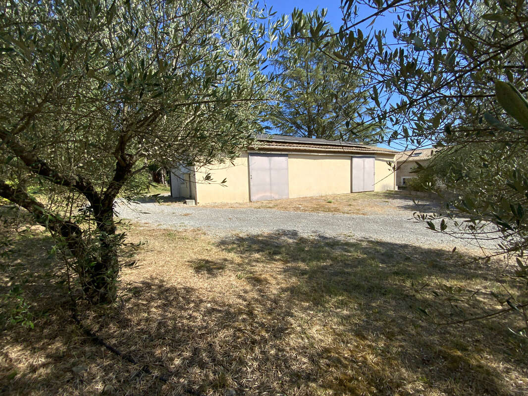 Propriété de 380 m2 avec vue panoramique sur les montagnes. - photo 24