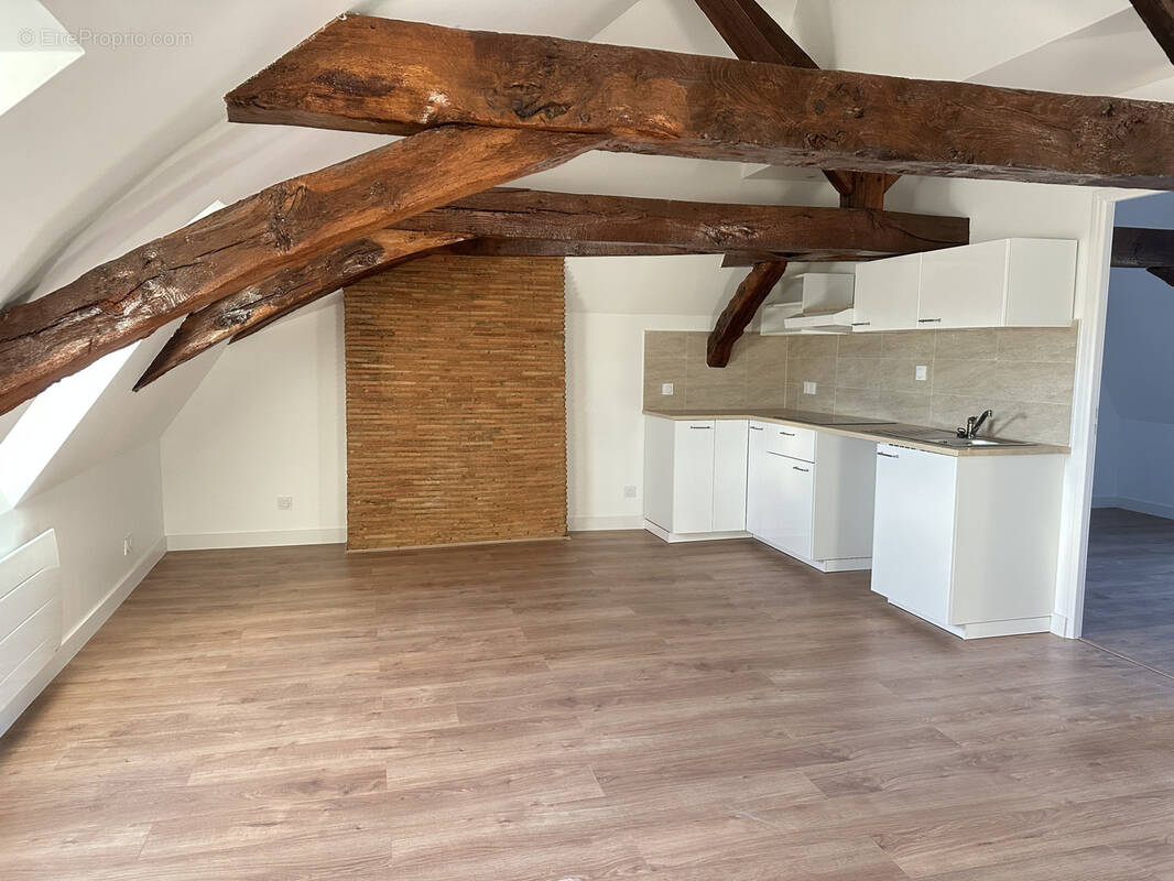Appartement à MELESSE