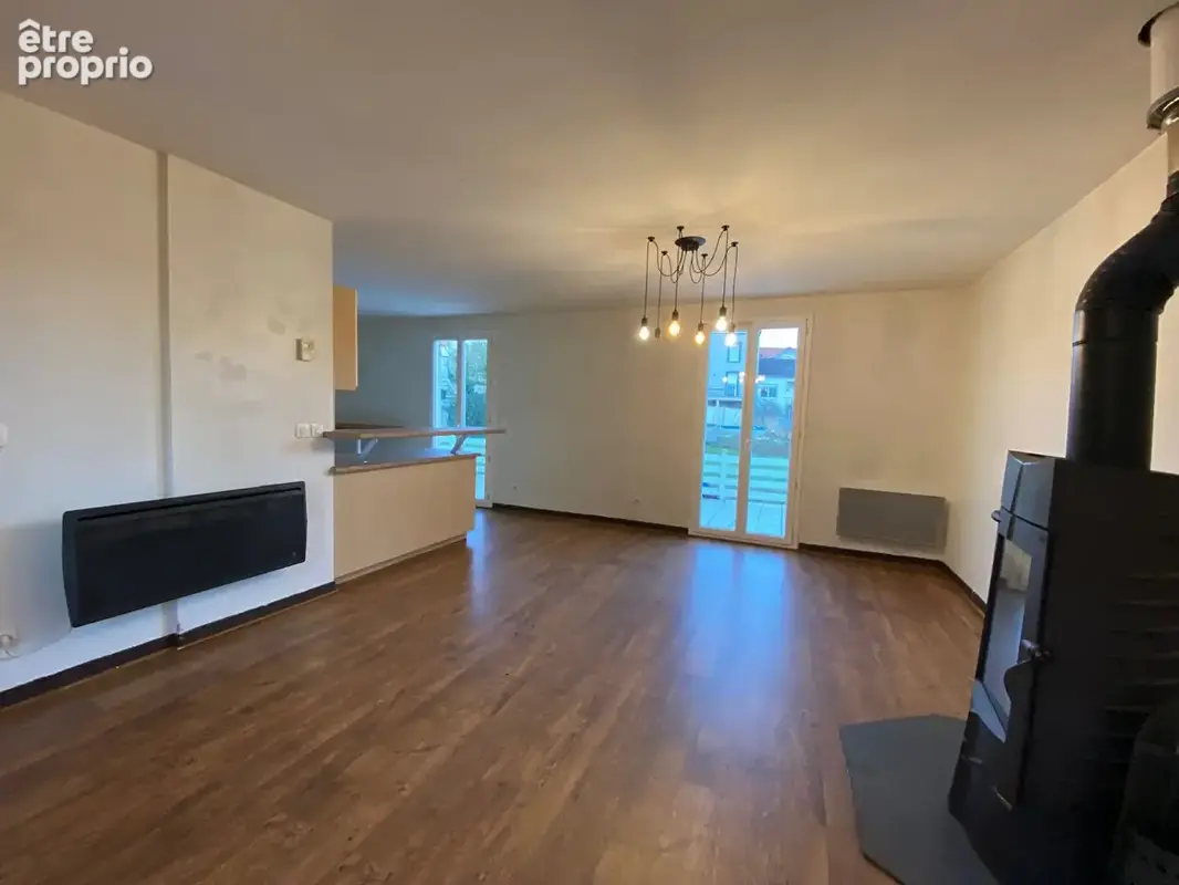 Baisse de prix : maison individuelle avec terrasse et jardin - photo 4