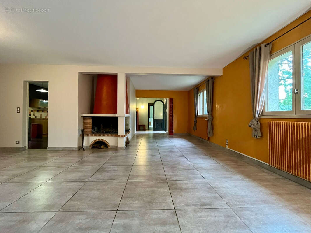 Maison à LES PONTS-DE-CE