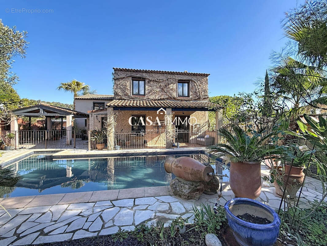 Maison à HYERES
