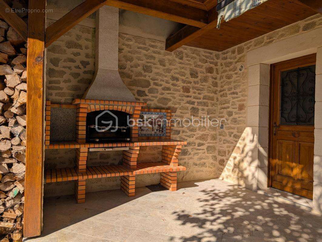 Maison à DUN-SUR-AURON