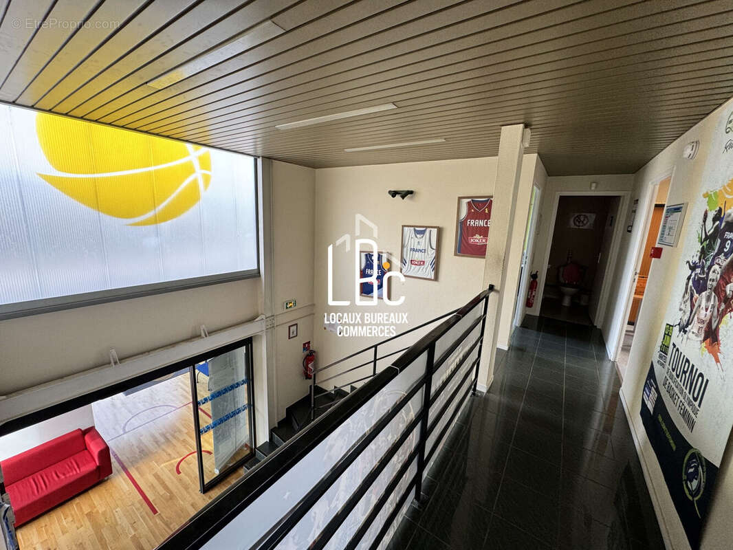 Commerce à SAINTE-LUCE-SUR-LOIRE