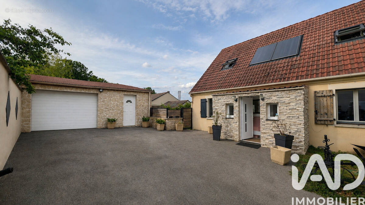Photo 1 - Maison à SAINT-FARGEAU-PONTHIERRY