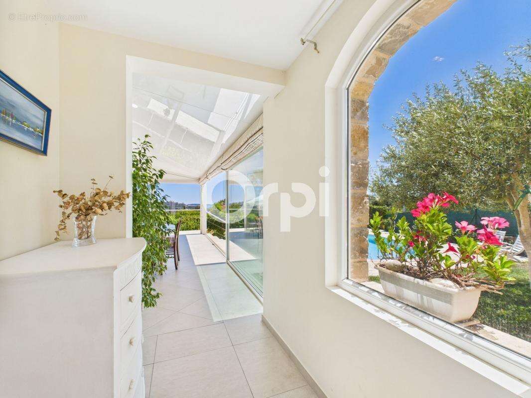 Maison à MANDELIEU-LA-NAPOULE