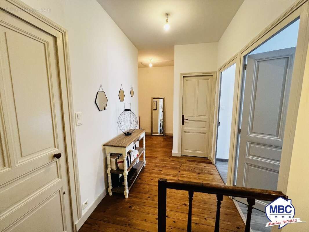 Maison à MONTREVAULT