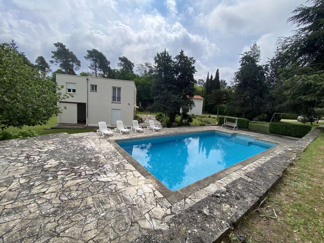 Maison à BERRE-LES-ALPES