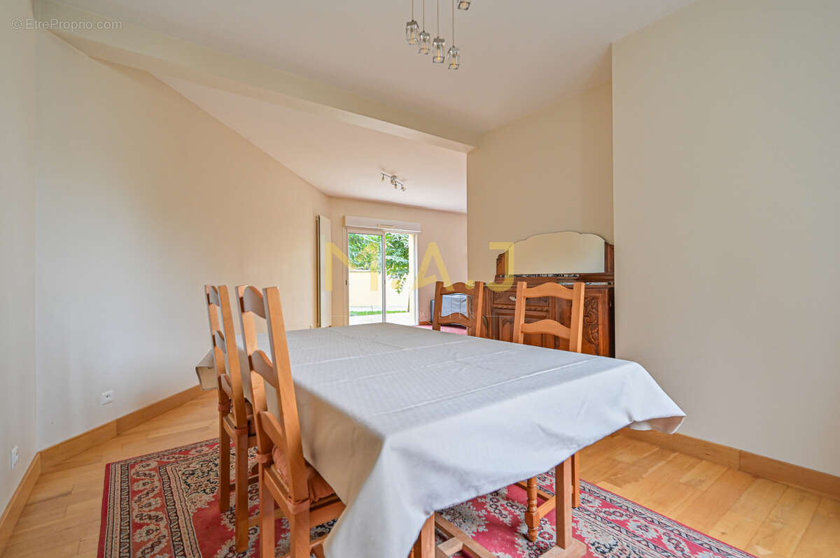 Maison à LE PERREUX-SUR-MARNE