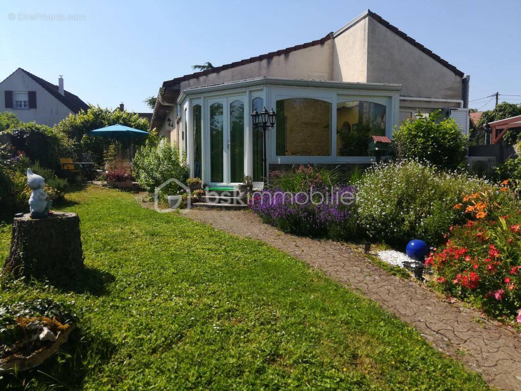 Maison à EVRY-GREGY-SUR-YERRE