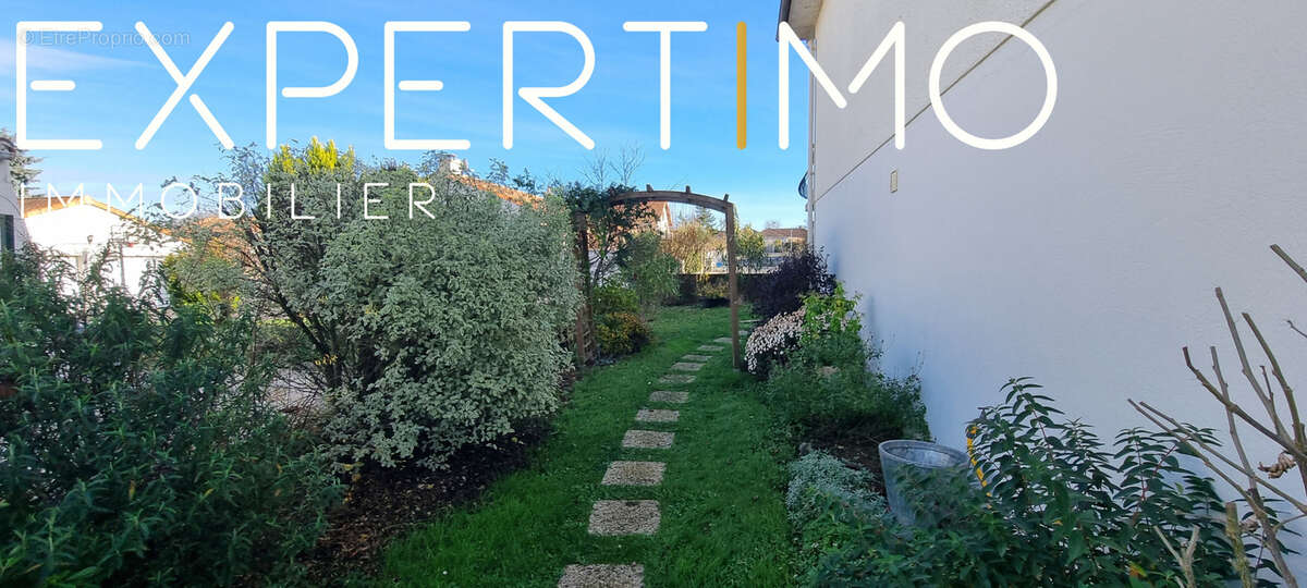 Maison à BUXEROLLES