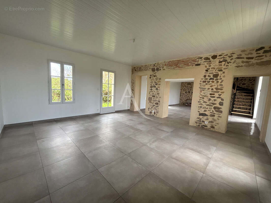 Maison à LE BERNARD