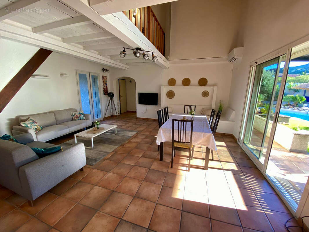 Maison à CASES-DE-PENE