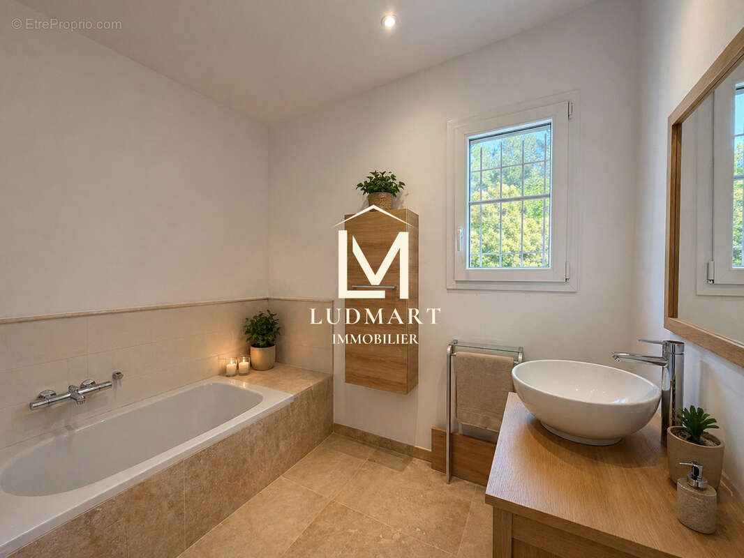 Maison à LORGUES