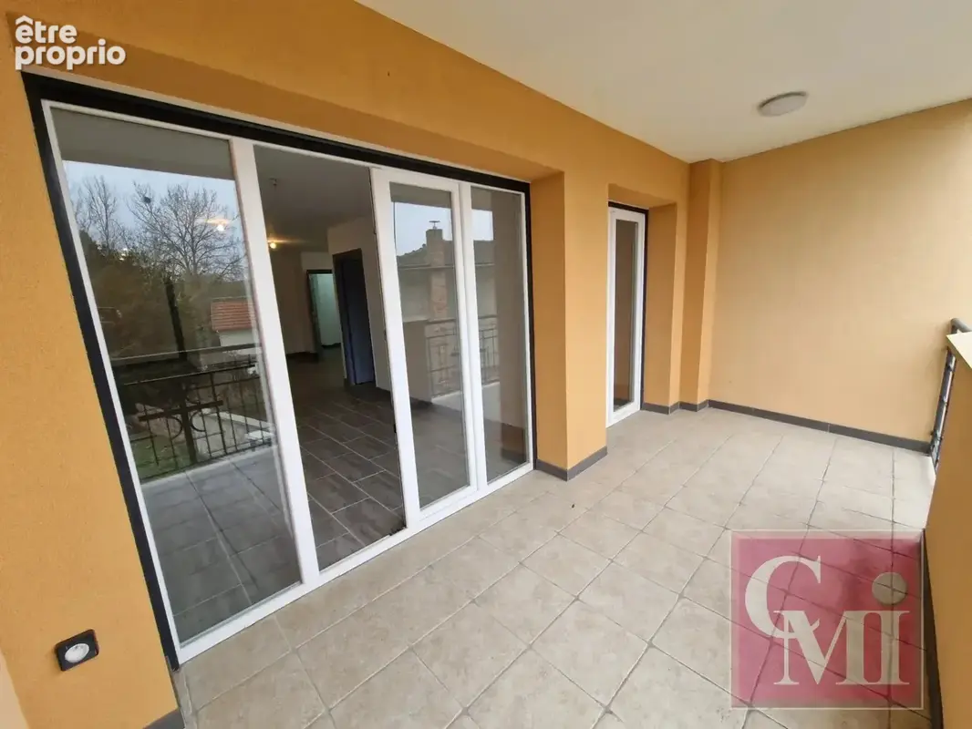 Appartement neuf avec terrasse en centre ville ! - photo 1