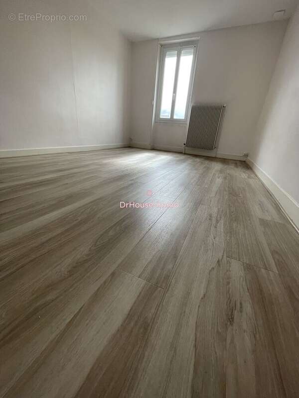 Maison 198 m² à Avord  - photo 233