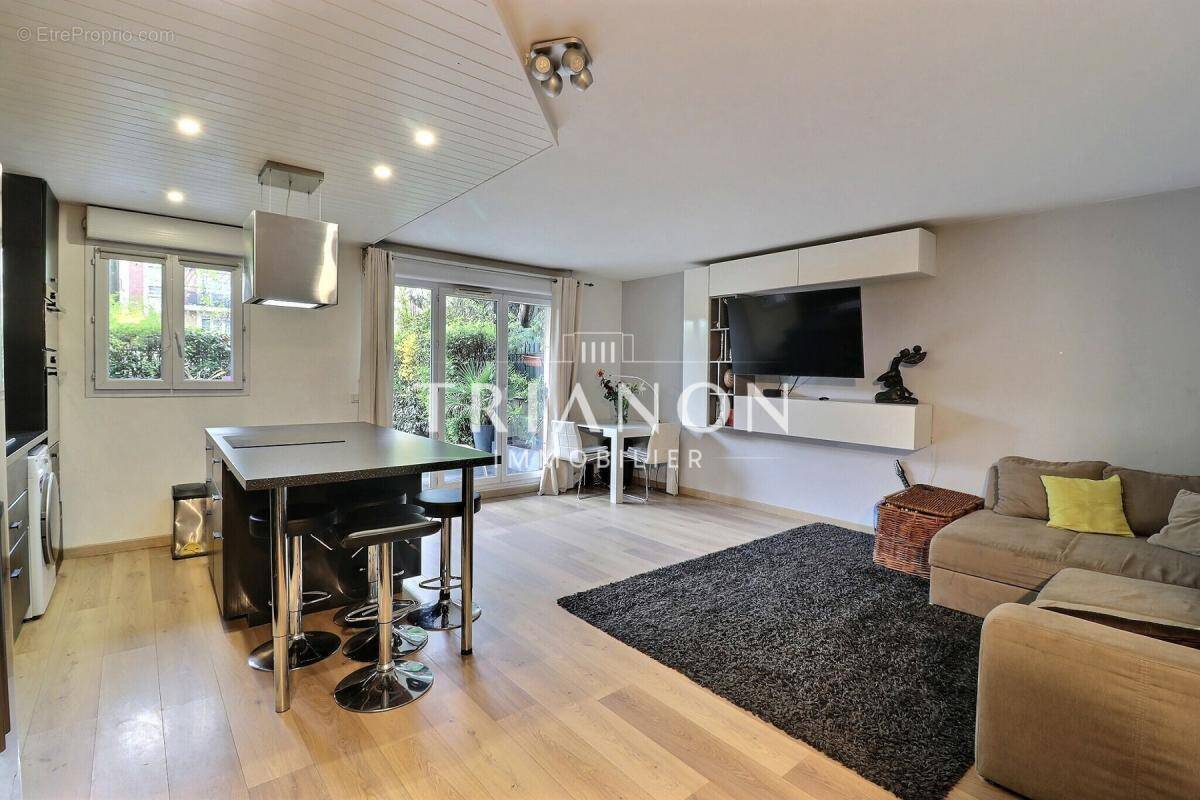 Appartement à SARTROUVILLE