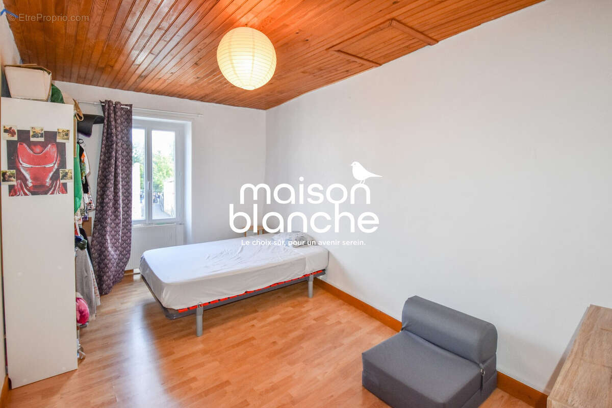 Maison à SAINT-SAUVEUR-D'AUNIS