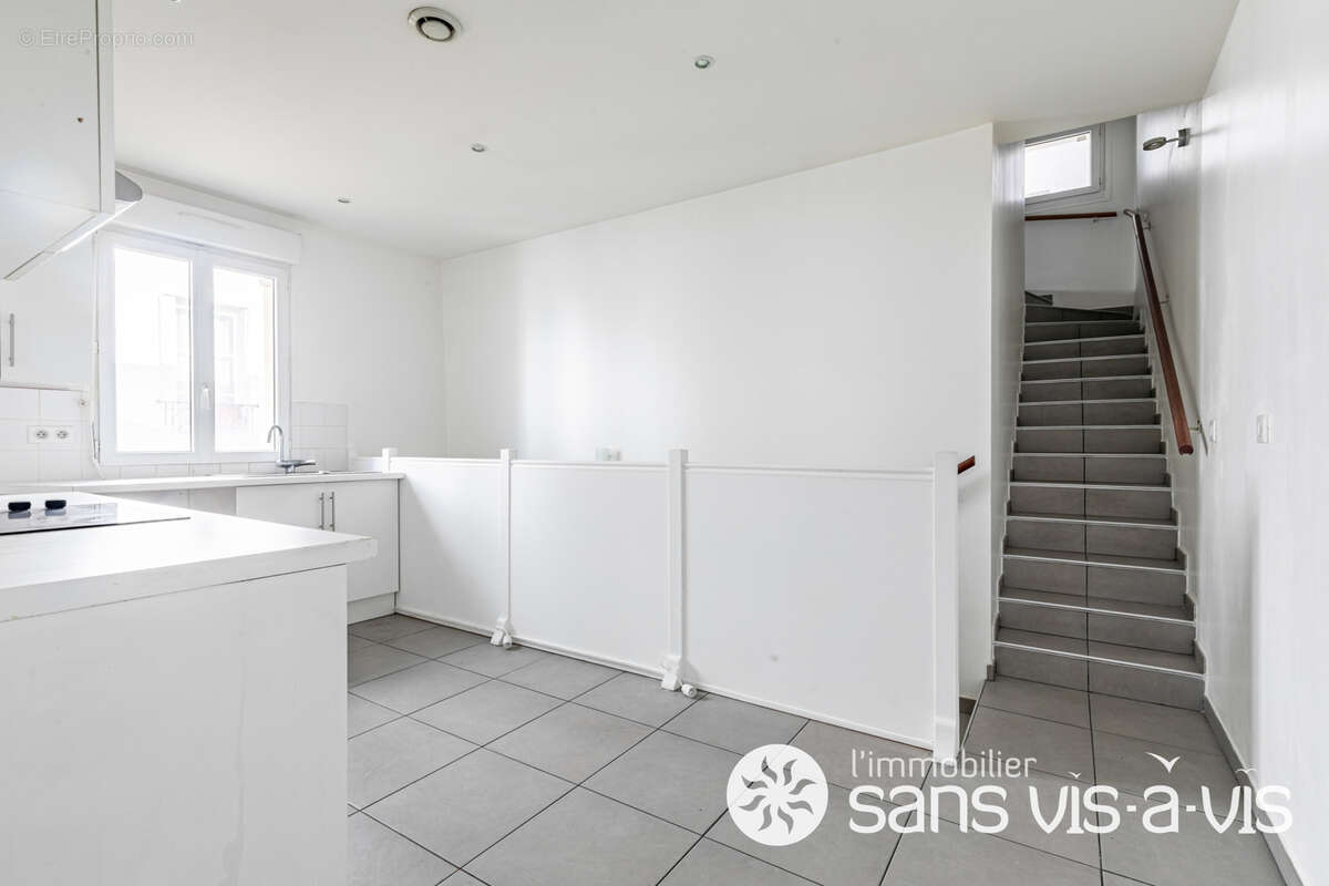 Appartement à COURBEVOIE