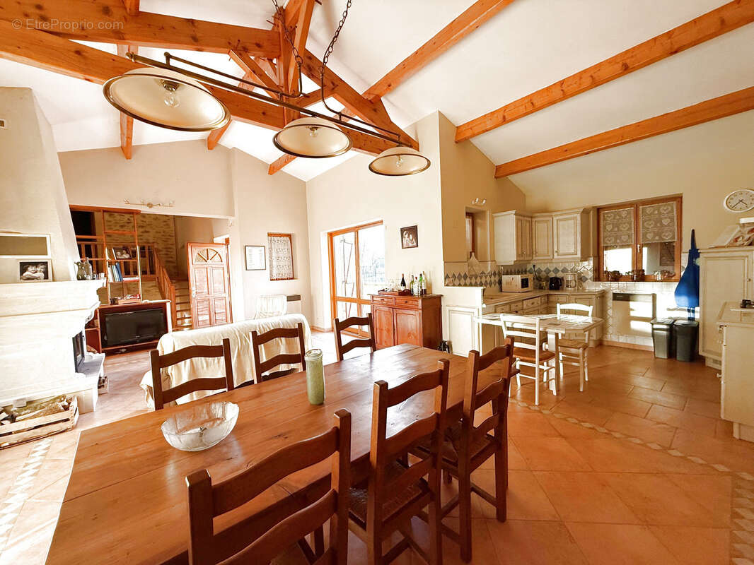 Maison à LACAPELLE-BIRON