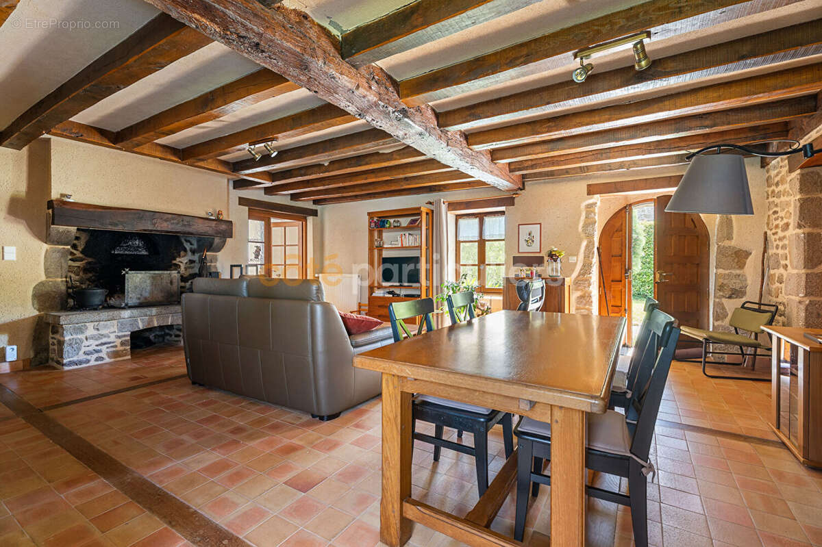Propriété Saint Coulomb, bord de mer, 7 pièces 236 m2. Jardin paysager - photo 6