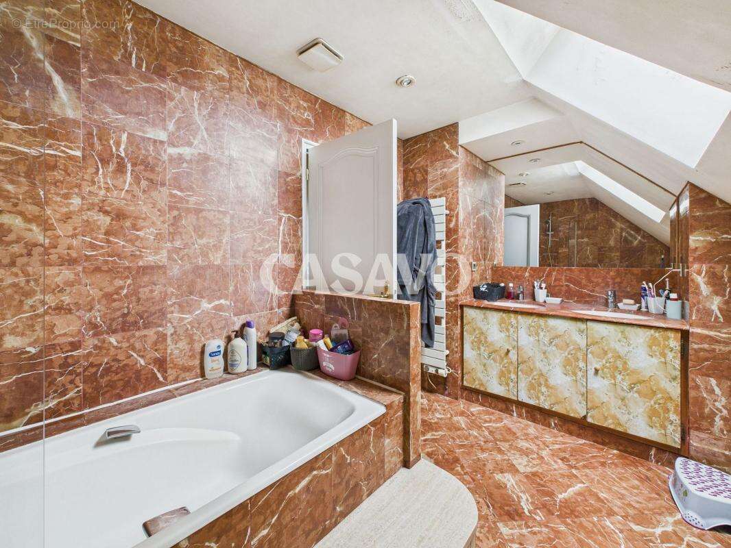 Maison à SARTROUVILLE