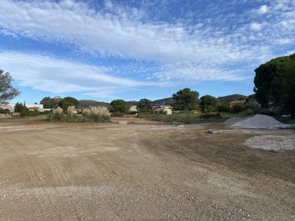 Terrain à HYERES