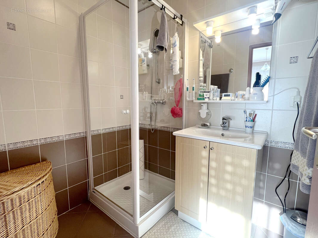 Maison à COLLONGES-SOUS-SALEVE