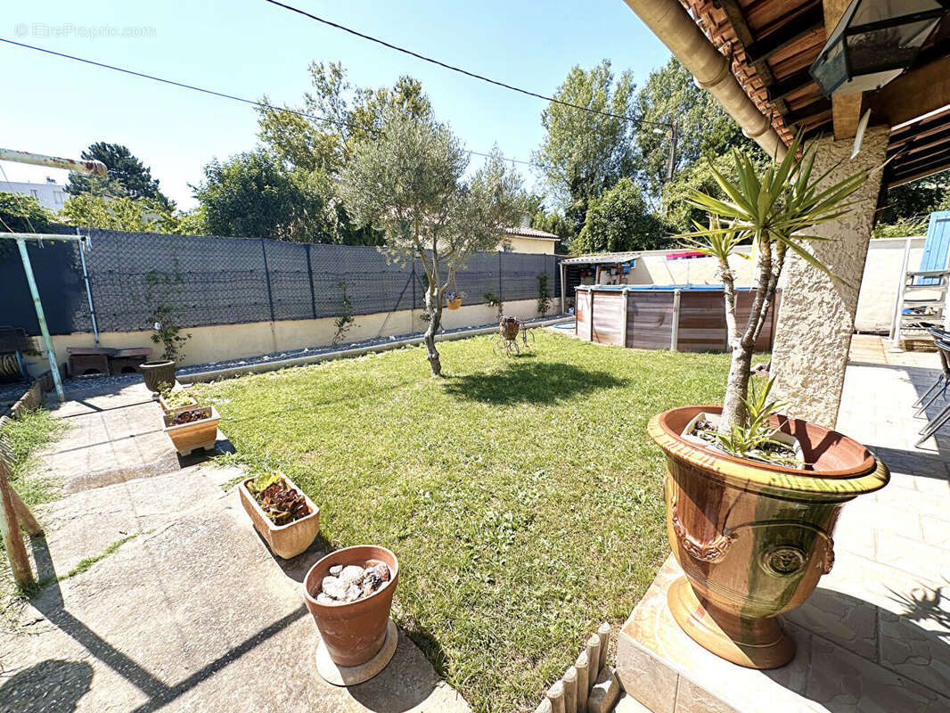 Maison à L'ISLE-SUR-LA-SORGUE