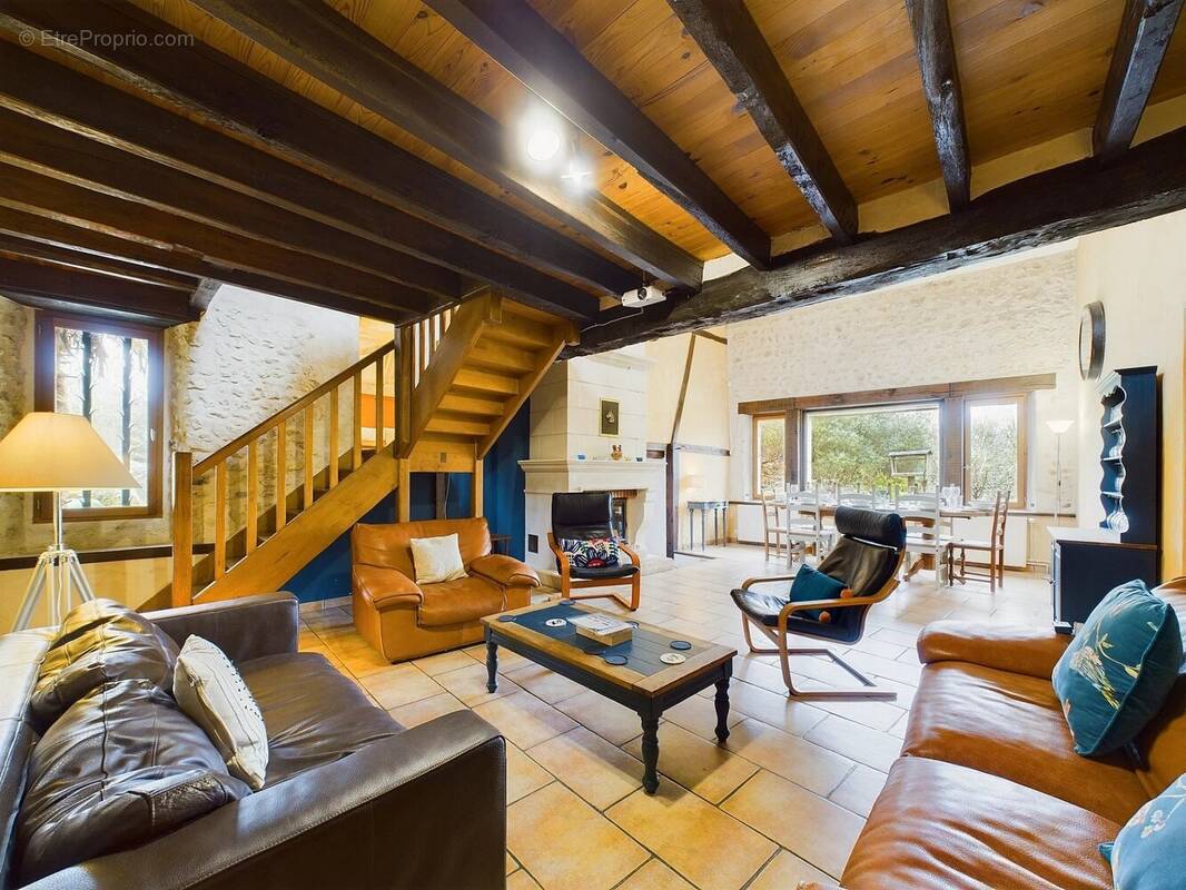 Maison à LES ESSARDS