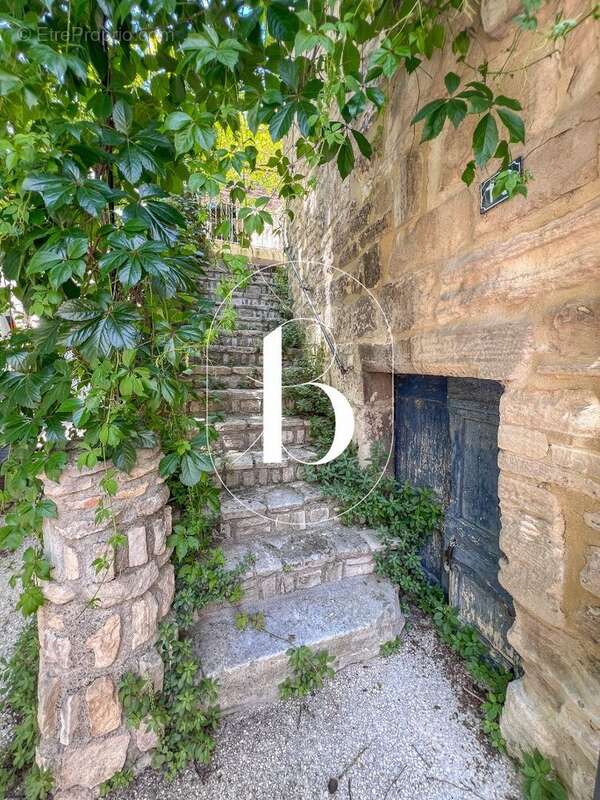 Maison à BARJAC