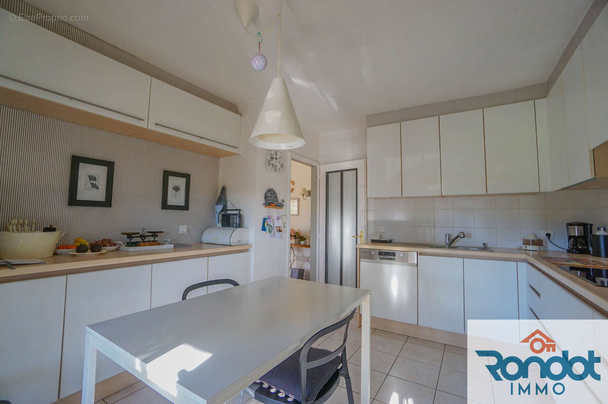 Maison à SAVIGNY-LE-SEC