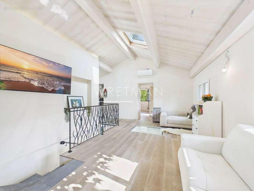 Maison en pierre avec piscine, jacuzzi et panorama exceptionnel - Sospel - photo 4