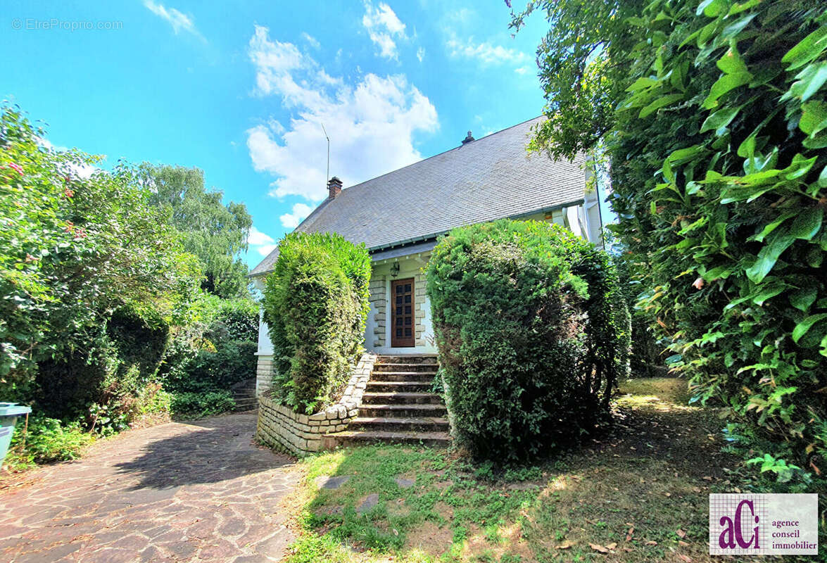 Maison à L&#039;HAY-LES-ROSES