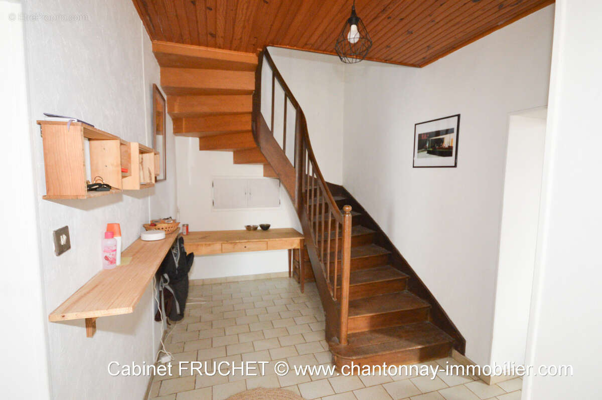 Maison à BAZOGES-EN-PAREDS