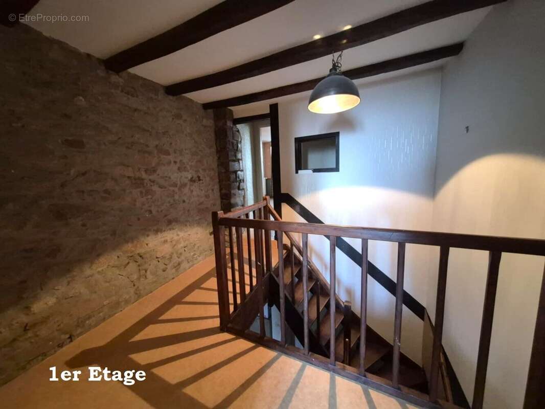 Maison en pierre de caractère - 214m2 - 7 pièces - photo 7