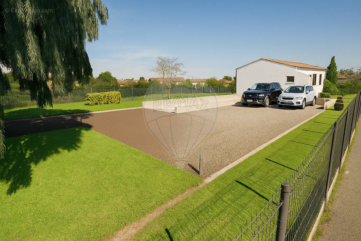 Maison à LES MATHES