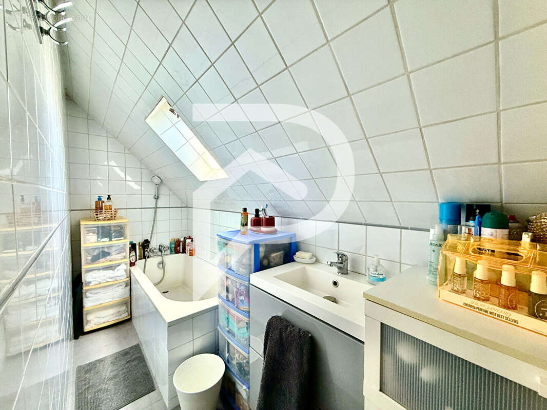 Maison Aulnay Sous Bois 7 pièce(s) 107.69 m2 - photo 9