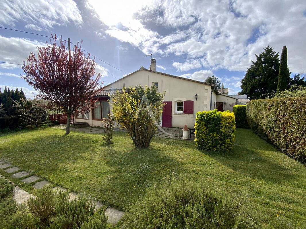 Maison à MIRAMBEAU
