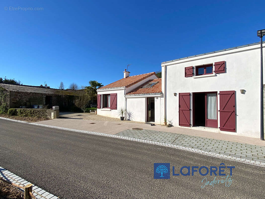 Maison à SAINT-LEGER-LES-VIGNES