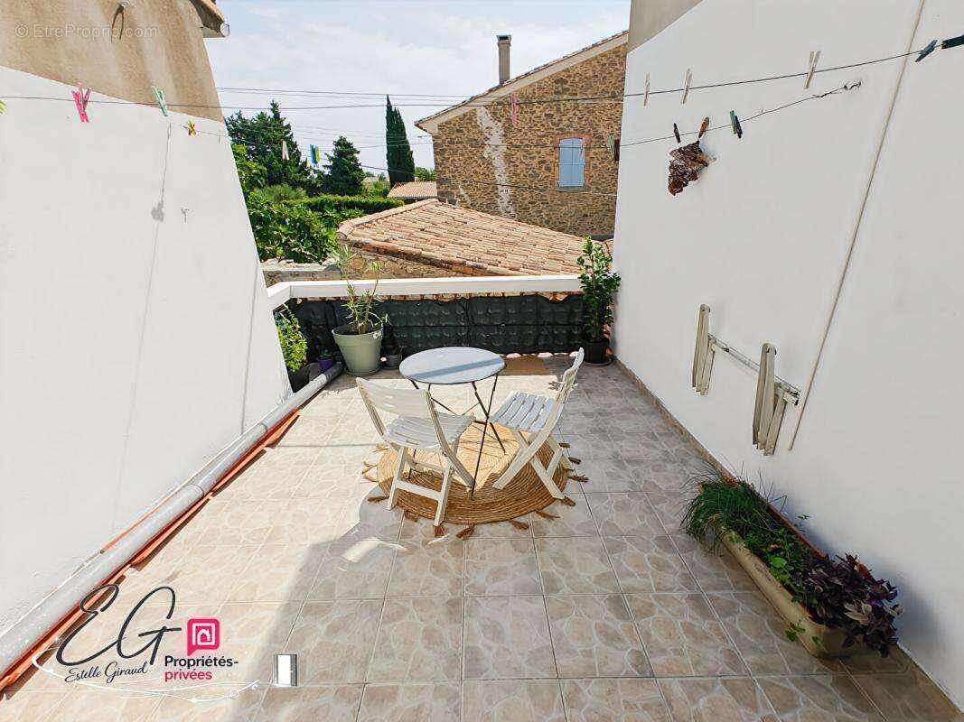 Maison de village avec terrasse, studio indépendant et beau potentiel - photo 16