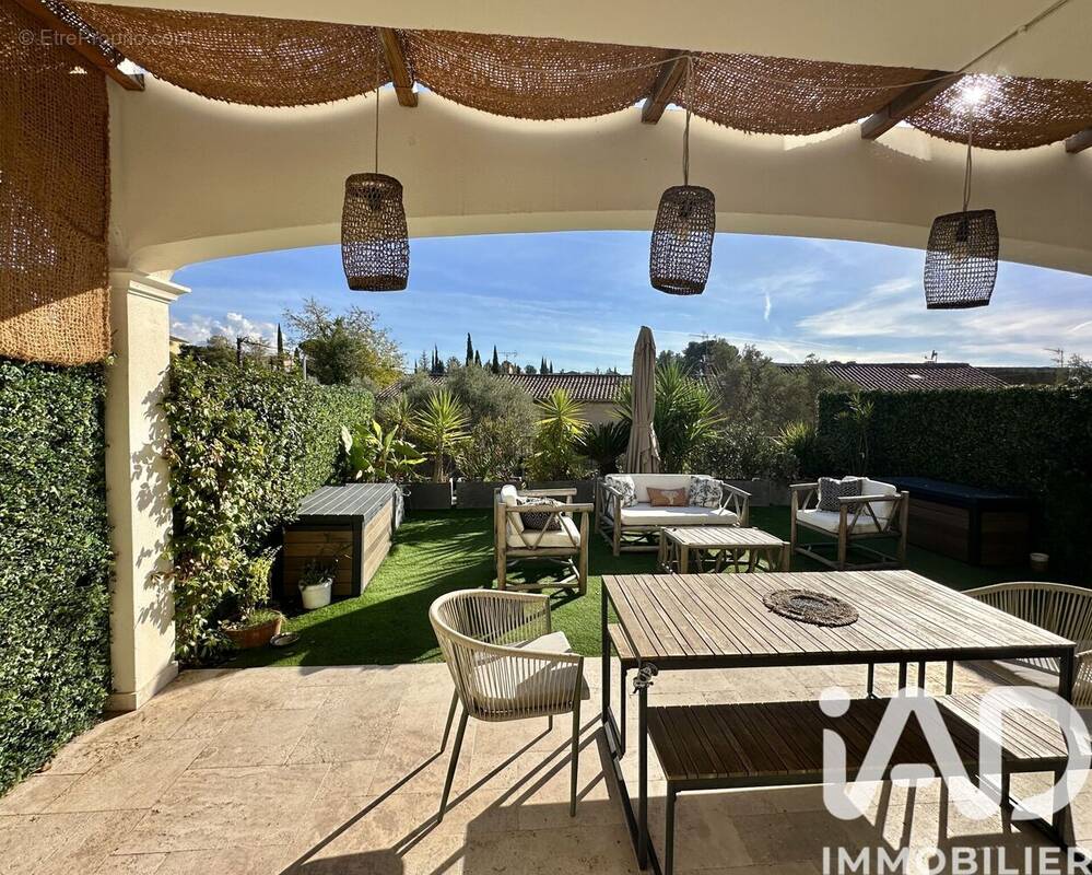 Photo 1 - Maison à LE CASTELLET